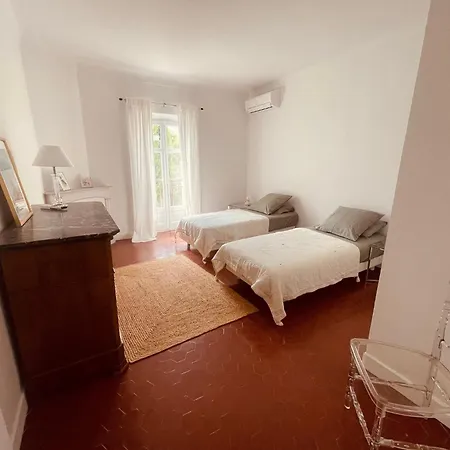 Grande Maison Avec Jardin Vieux Village Holiday home
