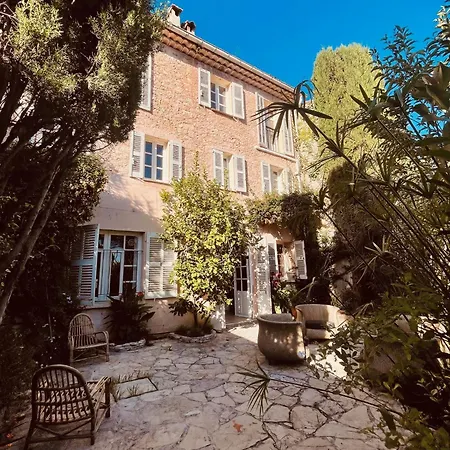 Holiday home Grande Maison Avec Jardin Vieux Village